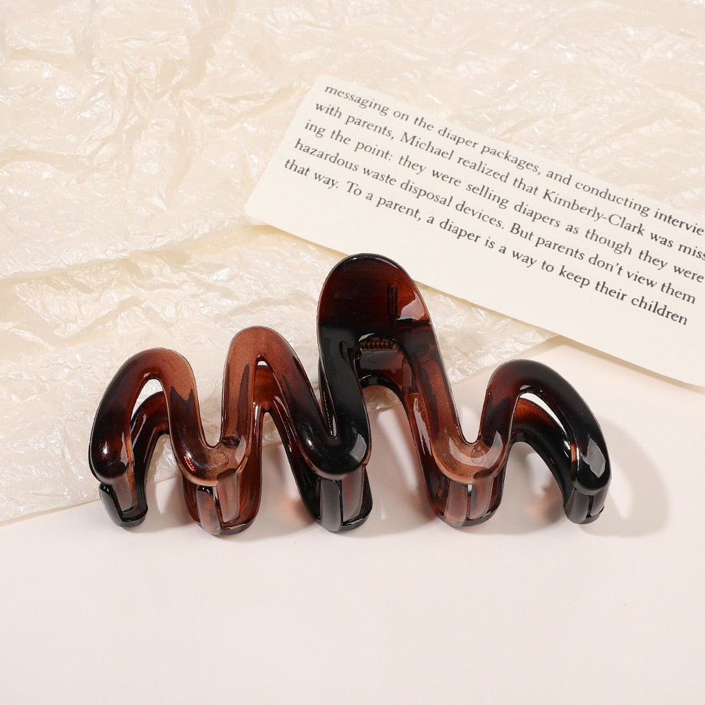 Wave Cross Hair Claw