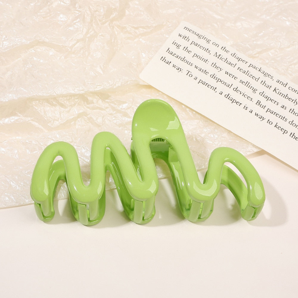 Wave Cross Hair Claw