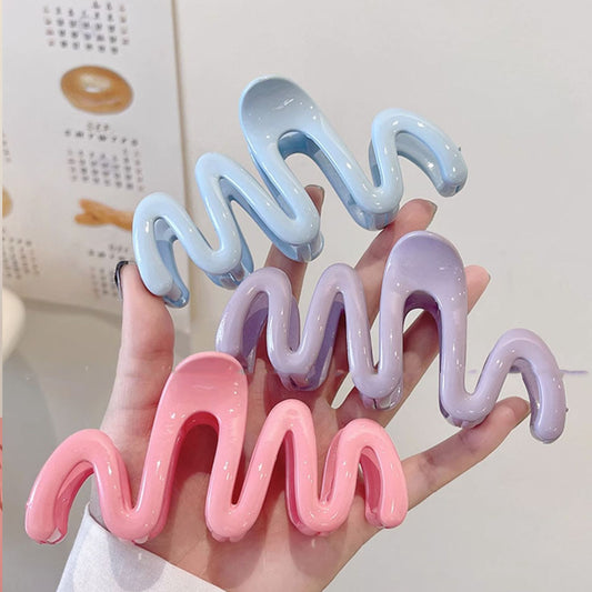 Wave Cross Hair Claw